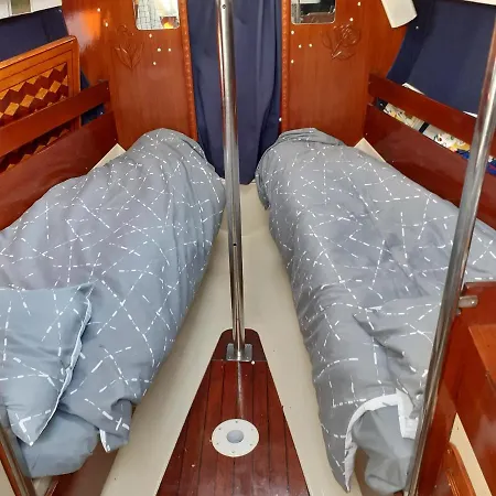 Botel Sailing Yacht *