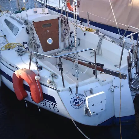 Sailing Yacht Hotel na wodzie *