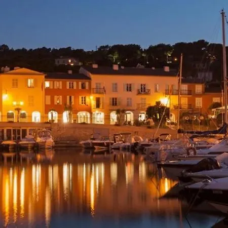 Sailing Yacht Hotel na wodzie